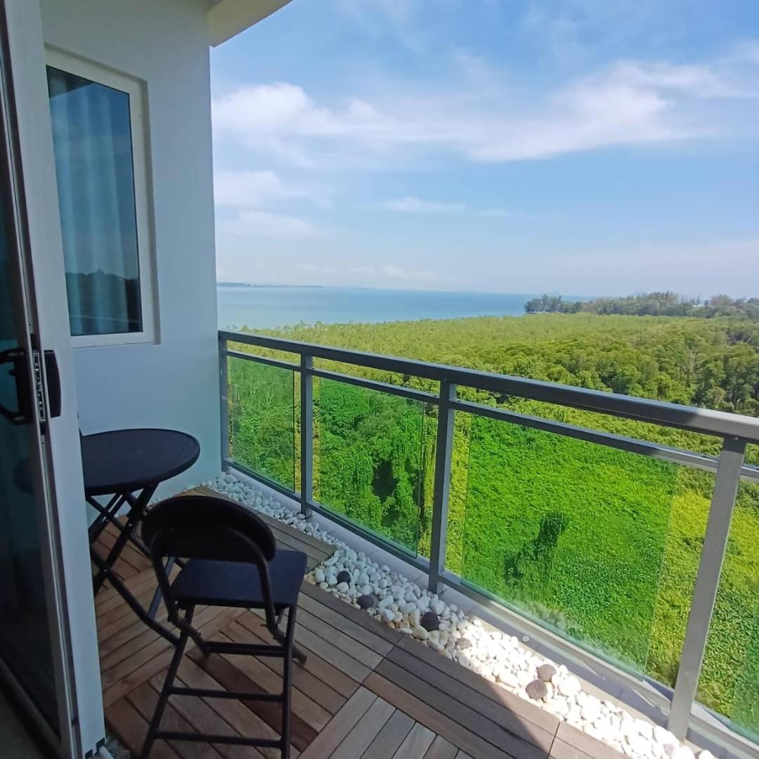 Santubong Suites B Just Like Home Damai Kuching Exterior photo