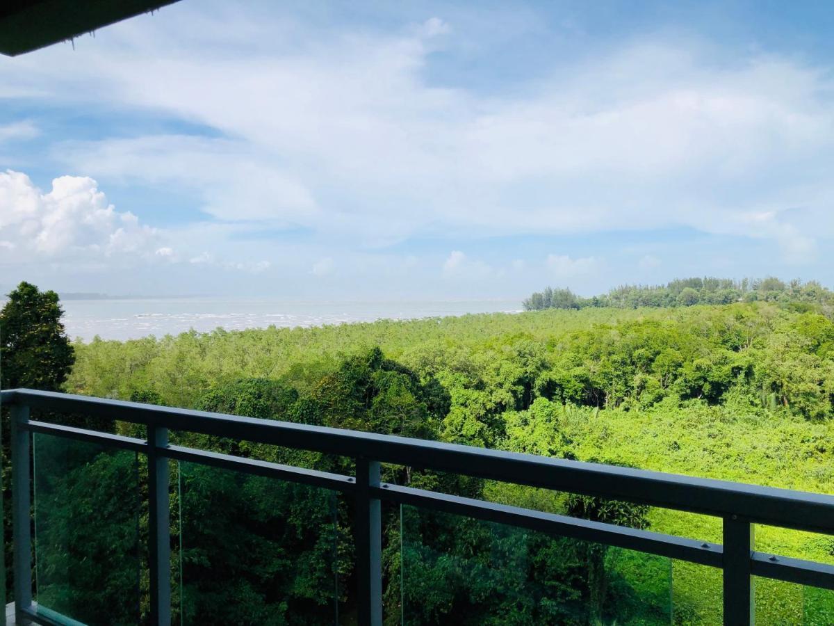 Santubong Suites B Just Like Home Damai Kuching Exterior photo