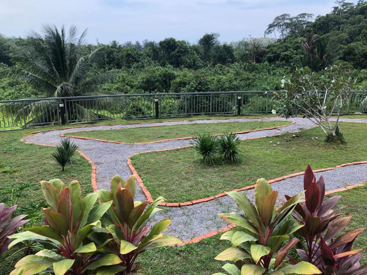 Santubong Suites B Just Like Home Damai Kuching Exterior photo