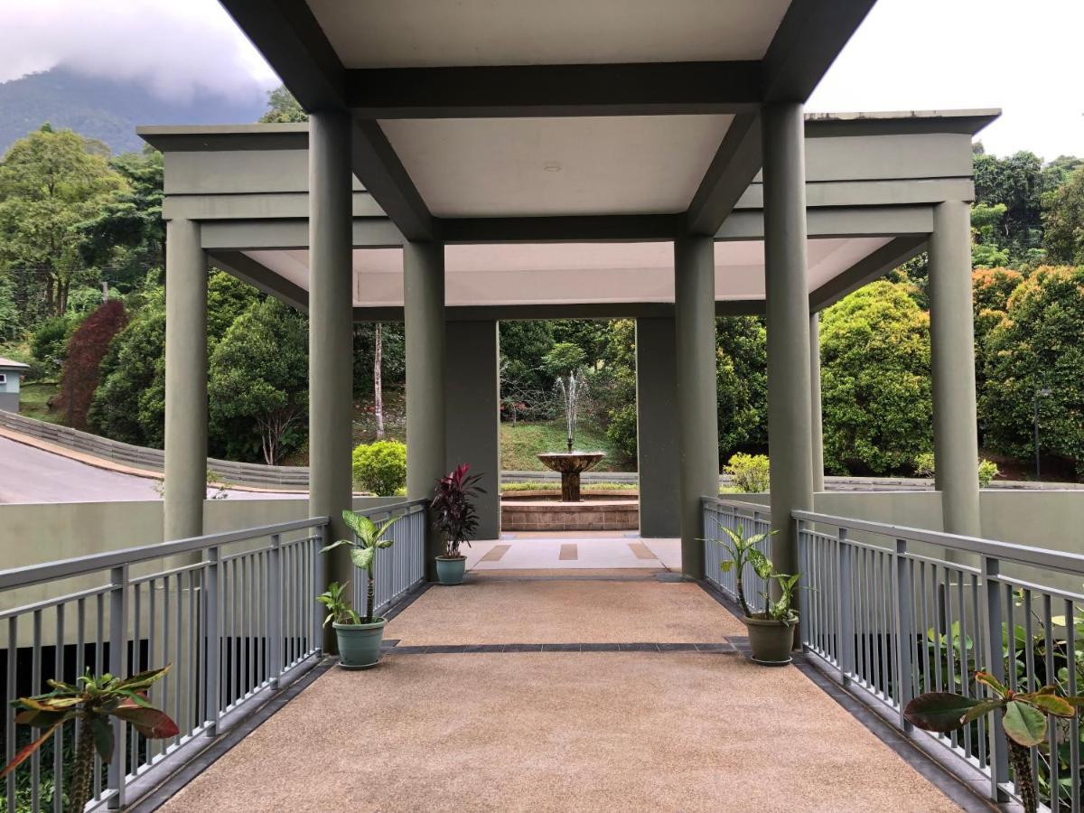 Santubong Suites B Just Like Home Damai Kuching Exterior photo