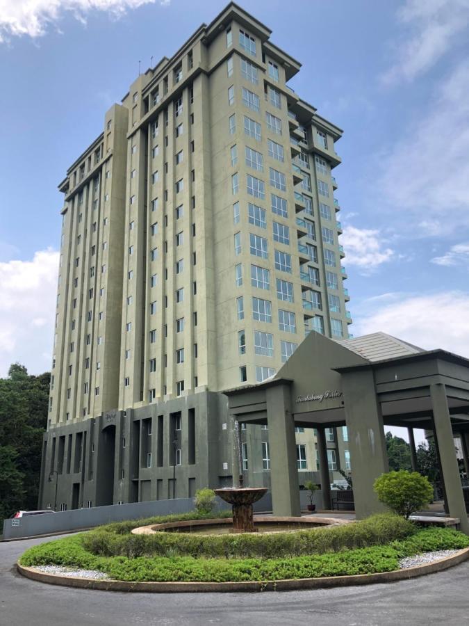 Santubong Suites B Just Like Home Damai Kuching Exterior photo